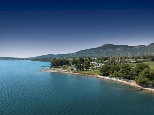 Salt & Stone Beachfront Retreat by Estia, Eretria (photo 9)