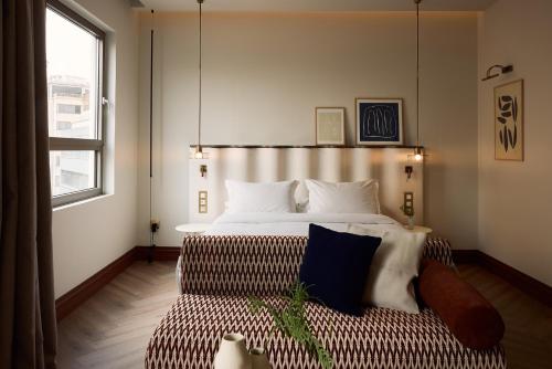 Junior Suite room in A For Athens