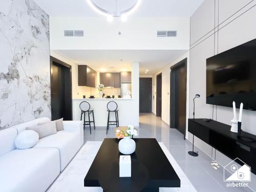 Luxury 2BR in Merano Tower Panoramic City Views, Dubaj