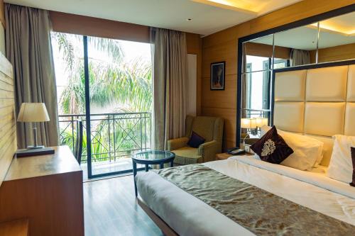 room detail thumbnail 1