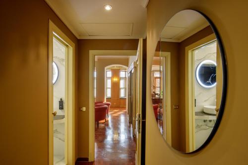 Condotti Spanish Steps Ambassador Apartment, Rome (photo 4)