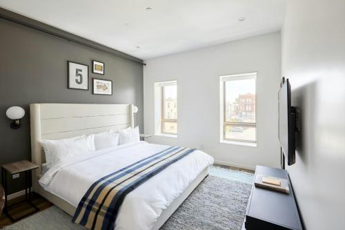 Sonder The Queen in Philadelphia, USA