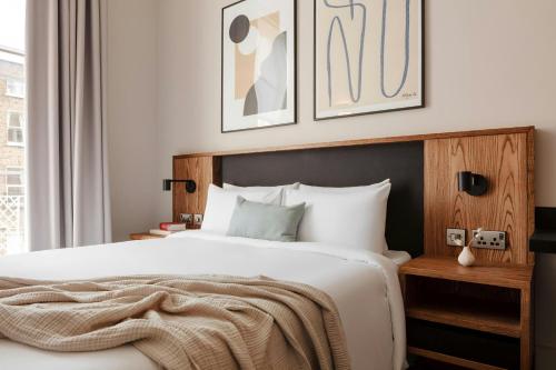 Double room, city