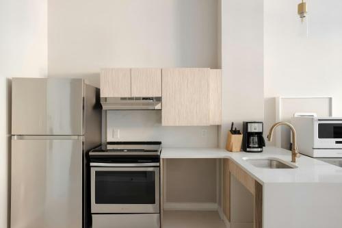 Sonder by Marriott Bonvoy The Edison Apartments Old City - 주방