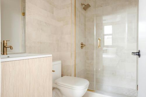 Sonder by Marriott Bonvoy The Edison Apartments Old City - 화장실