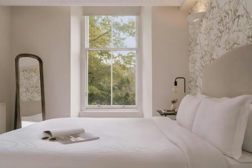 Sonder — Royal Garden Apartments - image 14