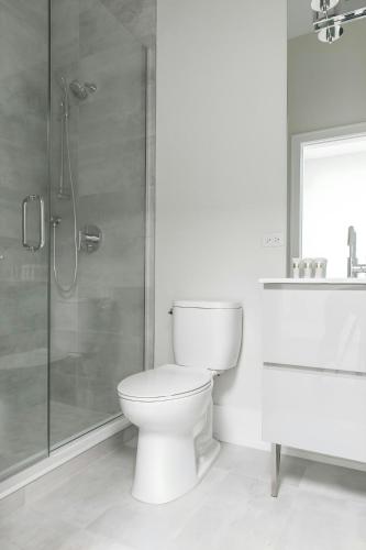 Sonder Greektown Apartments - 화장실