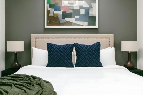 Sonder — Greektown Suites - image 6