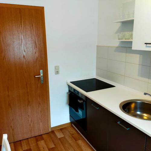 Leuna - Kurzzeitvermietungen direkt bei den Leunawerken, 2-3 Schlafzimmer in Merseburg