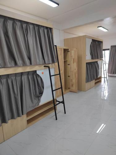Bed in 6-Bed Dormitory Room image 3