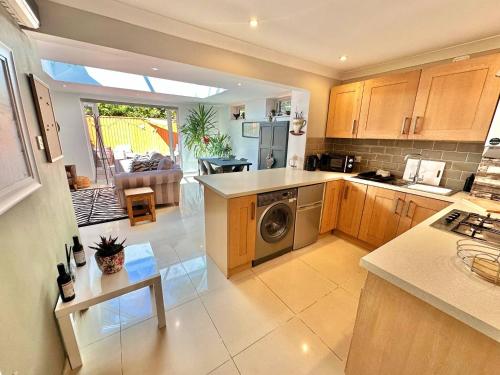 Facilities, Savannah Lodge - Stylish Coastal Escape - Free Parking - WiFi in Queen's Park