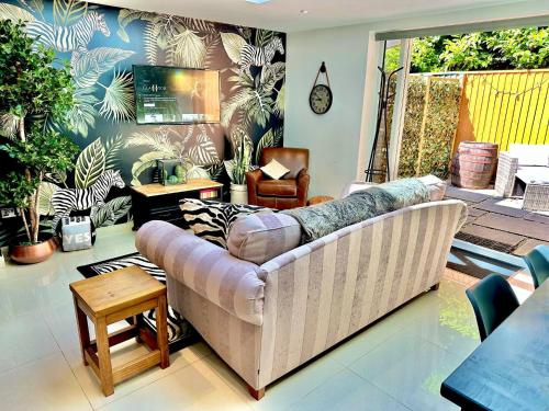 Facilities, Savannah Lodge - Stylish Coastal Escape - Free Parking - WiFi in Queen's Park