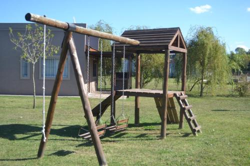 兒童遊樂場, Cabañas de los cisnes (Cabanas de los cisnes) in 查斯哥穆斯