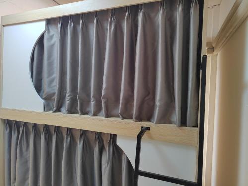Bed in 6-Bed Dormitory Room image 1