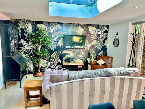 Facilities, Savannah Lodge - Stylish Coastal Escape - Free Parking - WiFi in Queen's Park