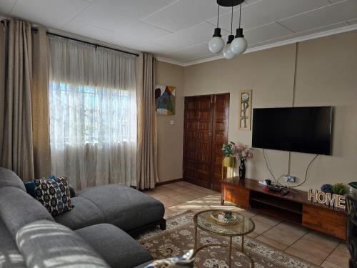 Three-Bedroom Apartment image 5