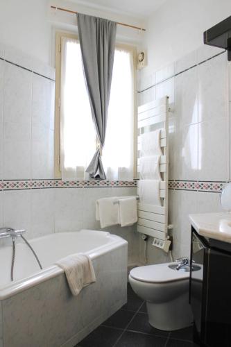 Lovely Paris flat close to Eiffel Tower - main image