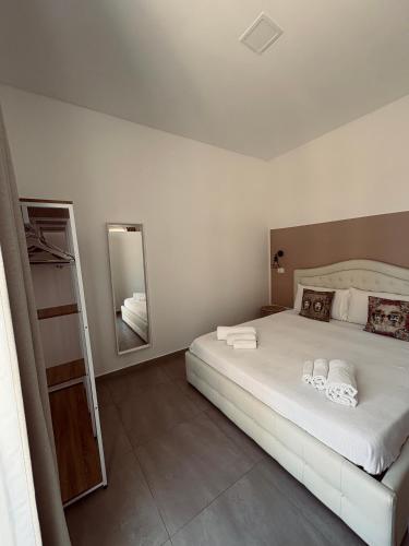 2 bedrooms, 3 beds