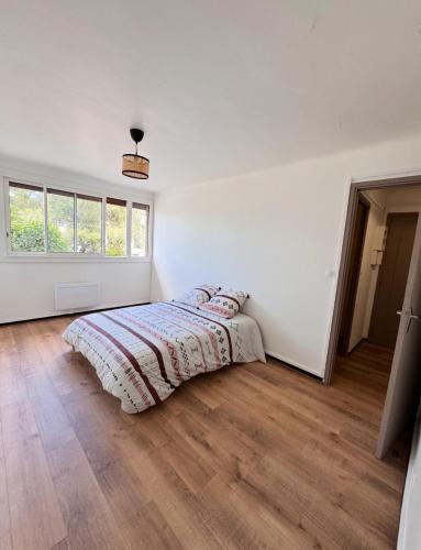 Les Jonquilles in Les Olives