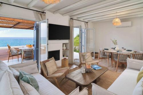 Moonlight Villas by Tangerine Homes in Pomos