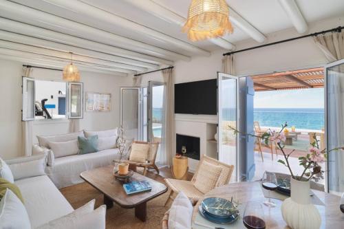 Moonlight Villas by Tangerine Homes in Pomos