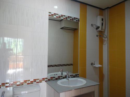 room detail thumbnail 2