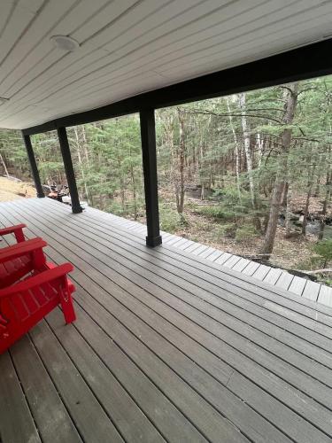 NEW cozy getaway near Mt Monadnock with hot tub - image 9