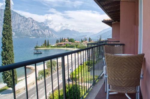 room detail thumbnail 2