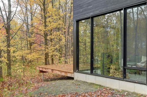 Chalet Black Box in Mansonville (QC)