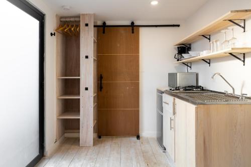 ห้องครัว, Esssential PXM Arkitainer Residential Lofts in เปอร์โต เอสคอนดิโด้