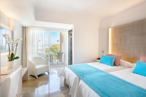 Grupotel Orient Grupotel Orient is conveniently located in the popular Playa De Palma area. Featuring a complete list of amenities, guests will find their stay at the property a comfortable one. All the necessary fac