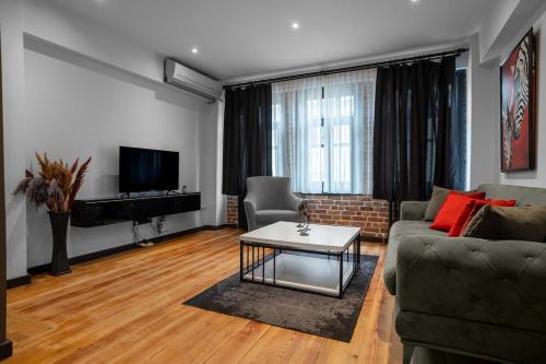 Designed 2BR Rooftop Duplex with Private Terrace, Istanbul