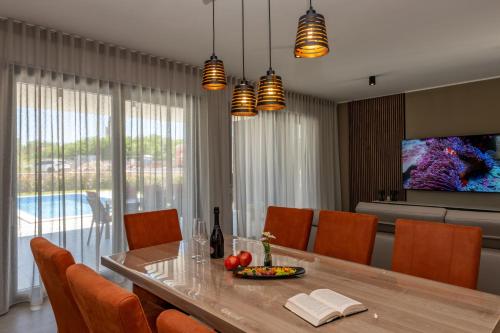 Létesítmények, Villa Alba, a luxurious and beautiful villa near the sea in Šišan