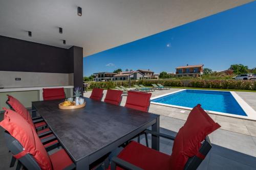 Létesítmények, Villa Alba, a luxurious and beautiful villa near the sea in Šišan