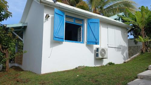 Bungalow charmant à Capesterre-Belle-Eau, 35 m², piscine (Bungalow charmant a Capesterre-Belle-Eau, 35 m², piscine) in Capesterre-Belle-Eau