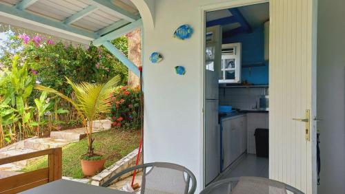 Bungalow charmant à Capesterre-Belle-Eau, 35 m², piscine (Bungalow charmant a Capesterre-Belle-Eau, 35 m², piscine) in Capesterre-Belle-Eau