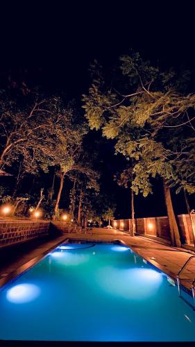 Zwembad, Thennal Junglecamp in Kattikkulam