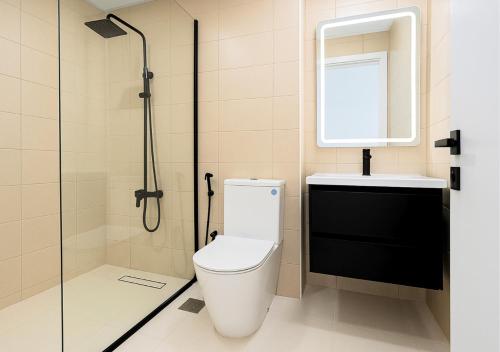 DreamShoma- Super Spacious 1BR Lake View, Dubai (photo 10)