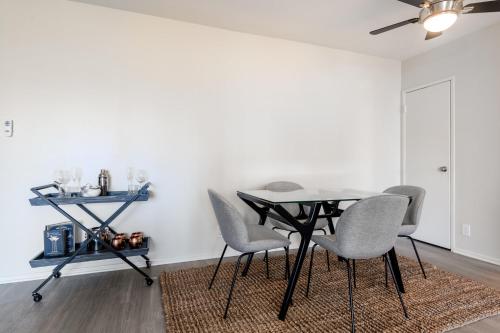 Brentwood 2BR w Outdoor Pool nr shops LAX-146, Los Angeles (fotografie 3)