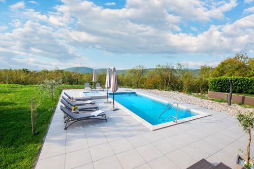 Dārzs, Villa Violet in Ružići