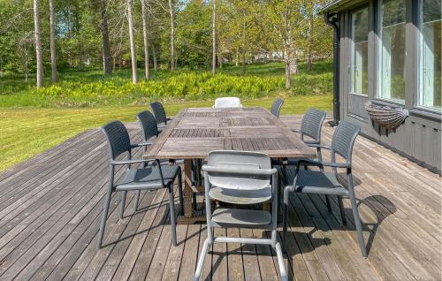숙소 외관, Nice Home In Halmstad With Wifi in 튈로산드