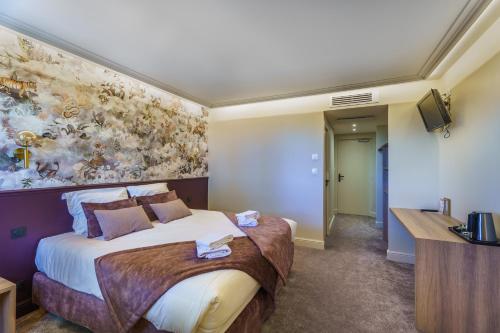 Superior Double or Twin Room with Garden View