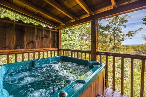 View! Cozy, Private, Fireplace, Hot Tub Log Cabin, Honeymoon! in Sevierville, USA