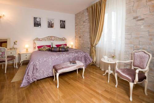 Priska Heritage Rooms Room Type - Deluxe Double Room with Balcony