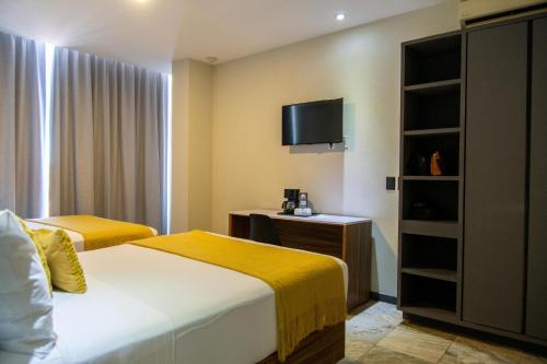 Double Room with Two Double Beds image 4