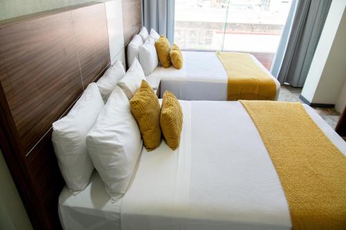 Double Room with Two Double Beds image 3