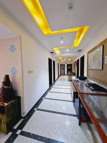 Hotel Kalinga Lake View – Ahmedabad, TN