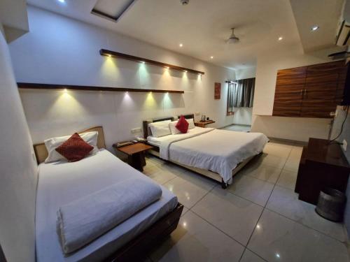 Hotel Kalinga Lake View