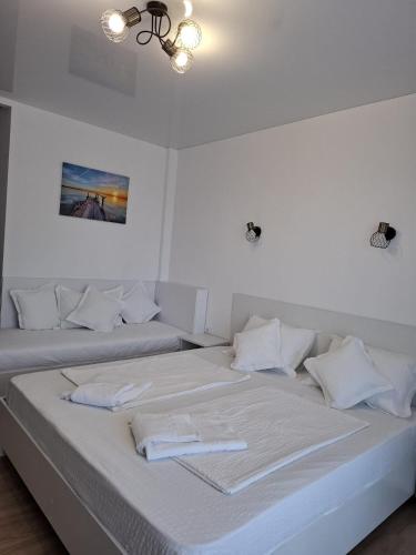 Family Room with Garden View