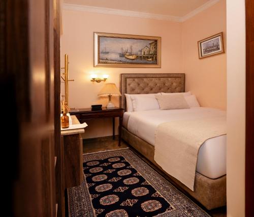 Standard Double Room image 10